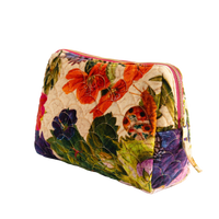 Quilted Wash Bag in Cream Posy - Powder